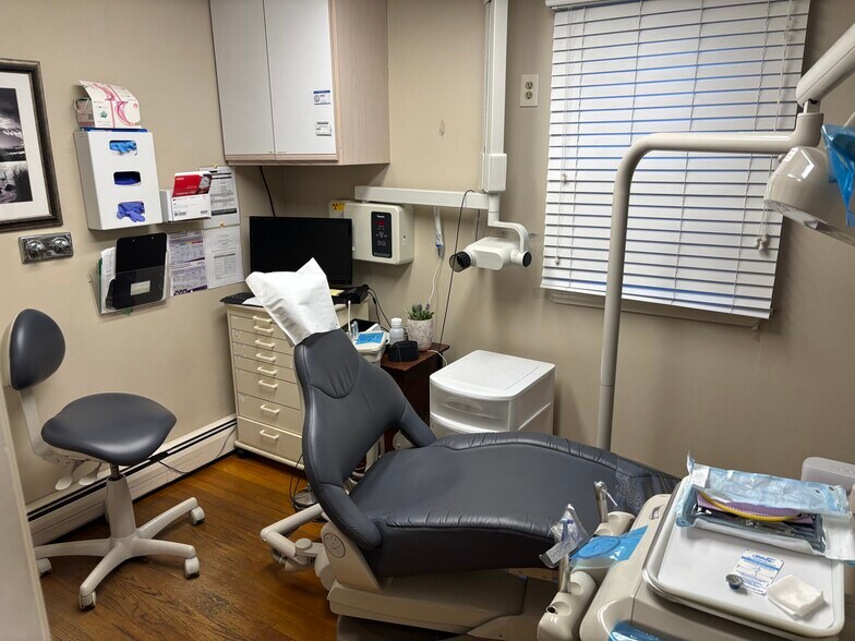 More Photos Of 306 Main St, Wilmington Medical For Sale