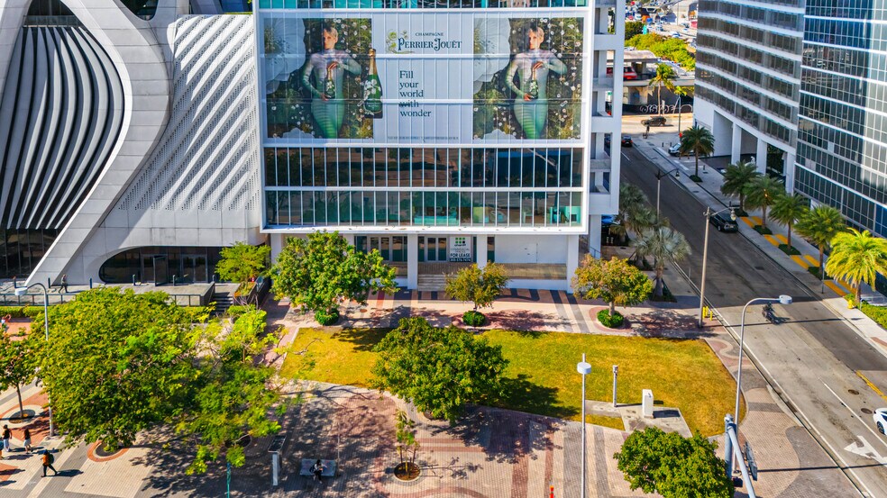 More Photos Of 1040 Biscayne Blvd, Miami Apartments For Lease