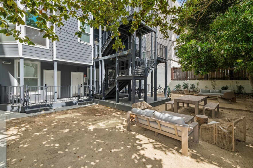 More Photos Of 2263-2269 Sacramento St, San Francisco Apartments For Sale
