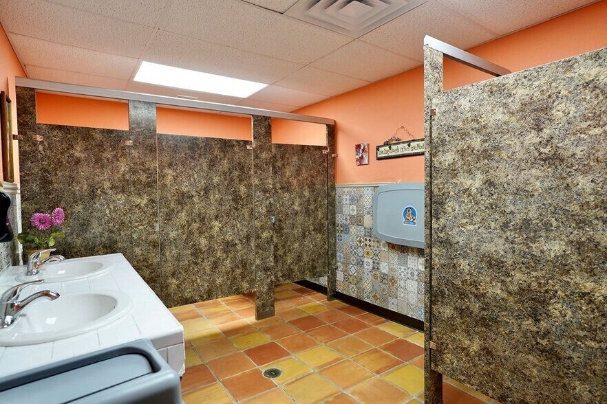 More Photos Of 206 NW 4th St, Big Spring Restaurant For Sale