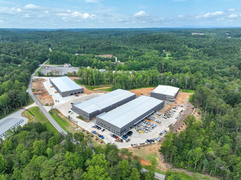 More Photos Of 135 Prosperity Way, Dahlonega Manufacturing For Lease