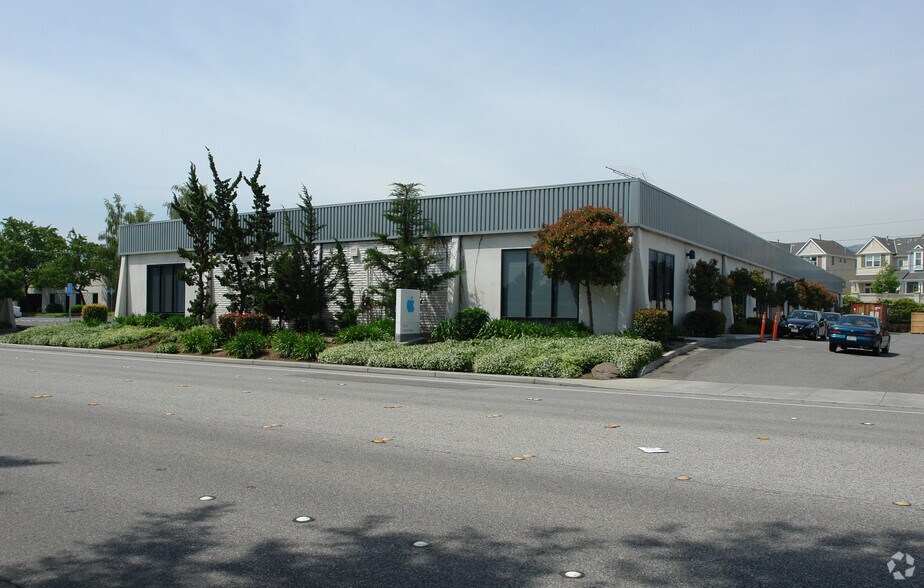 Primary Photo Of 10131 Bubb Rd, Cupertino Loft Creative Space For Sale