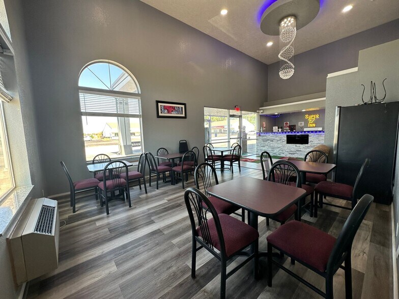 More Photos Of 402 N 12th St, Tecumseh Hotel For Sale