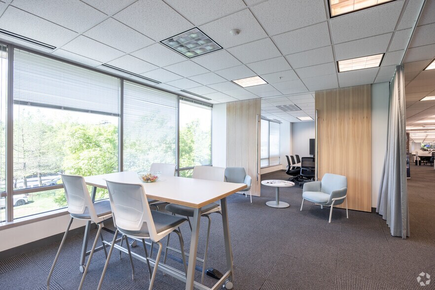 More Photos Of 925 North Point Pky, Alpharetta Coworking Space