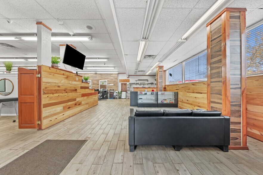 More Photos Of 680 E Market St, Akron Loft Creative Space For Sale