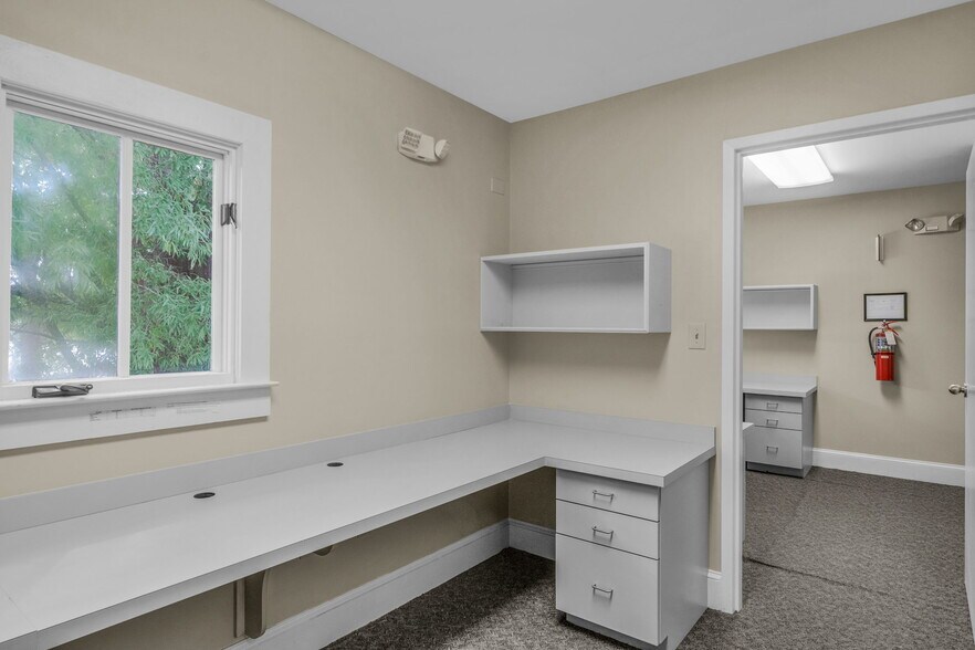 More Photos Of 1201-1203 Colonial Commons Ct, Lancaster Medical For Lease