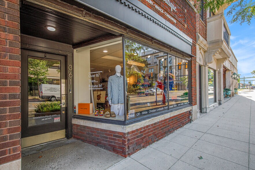 More Photos Of 361 E Maple Rd, Birmingham Storefront Retail Office For Lease