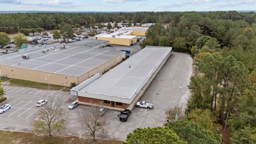 More Photos Of 2221-2239 Pinehurst Plz, Aberdeen Unknown For Lease