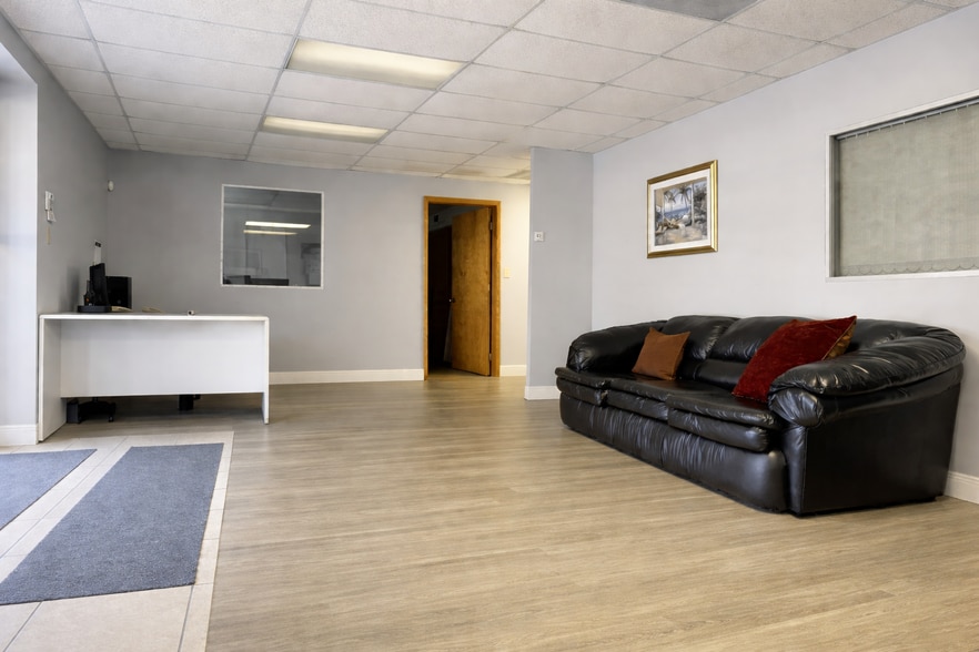 More Photos Of 109 Commerce Way, Sanford Warehouse For Sale