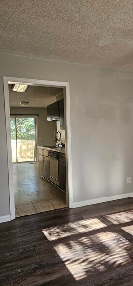 More Photos Of 1801 Ridgewood Dr, Murray Specialty For Sale