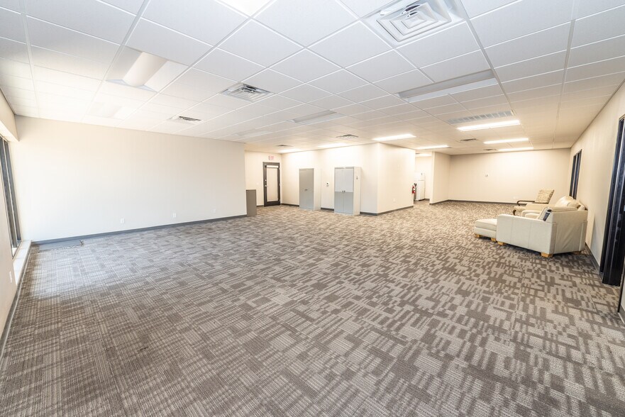 More Photos Of 6345 S Pecos Rd, Las Vegas Office For Lease