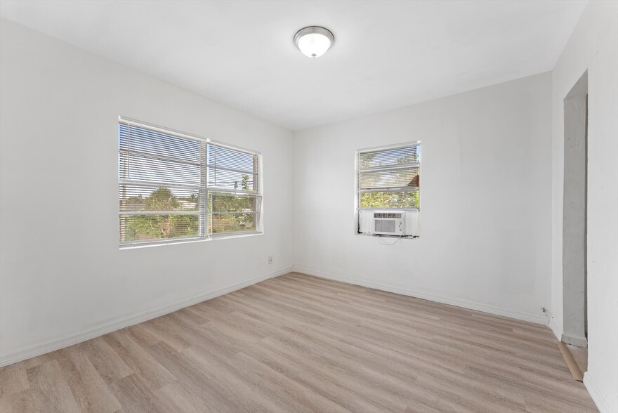 More Photos Of 526 NW 12th Ave, Boynton Beach Apartments For Sale
