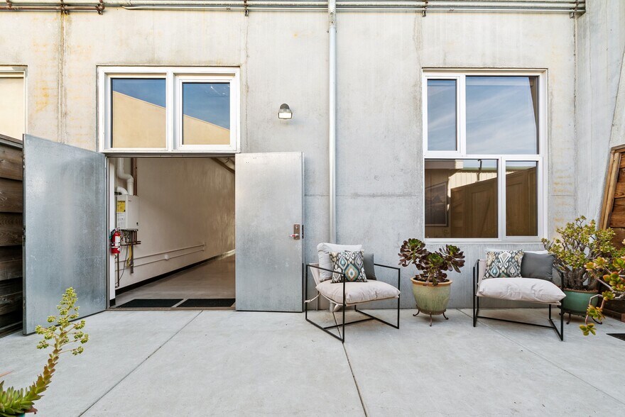 More Photos Of 108 High Rd, Santa Cruz Flex For Sale
