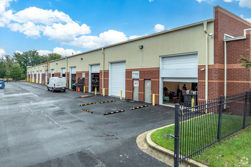 More Photos Of 1610 Professional Blvd, Crofton Flex For Lease