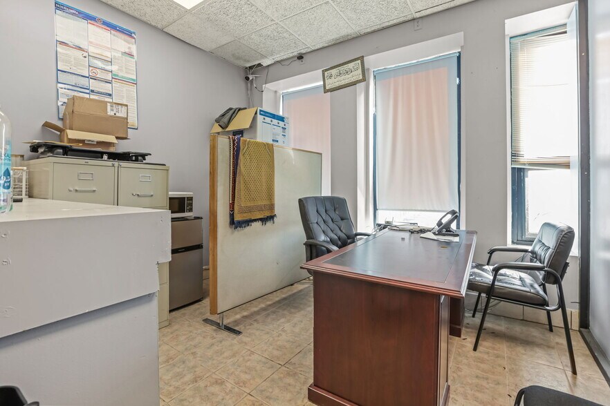 More Photos Of , Minneapolis General Retail For Sale