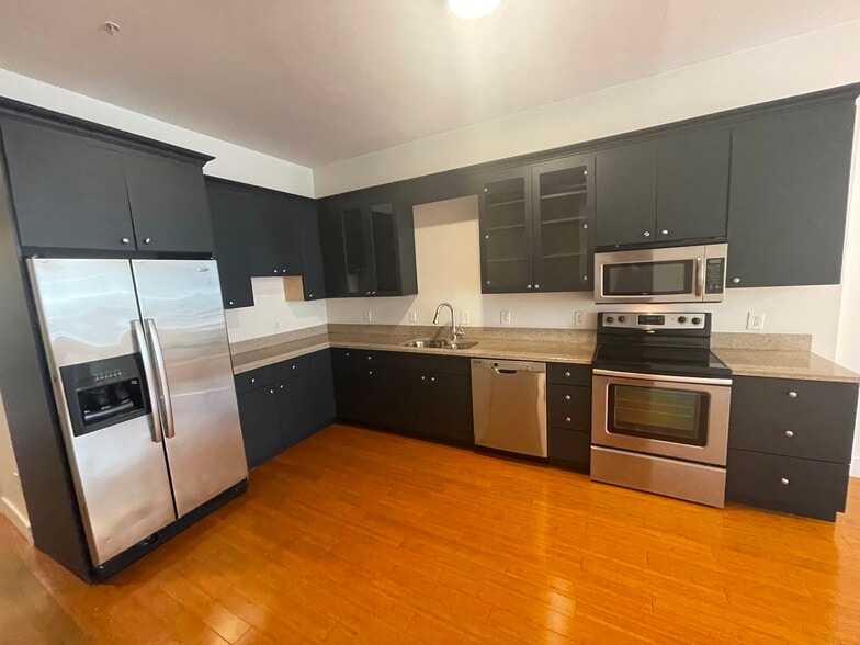 More Photos Of 874 Washington Blvd, Baltimore Apartments For Sale