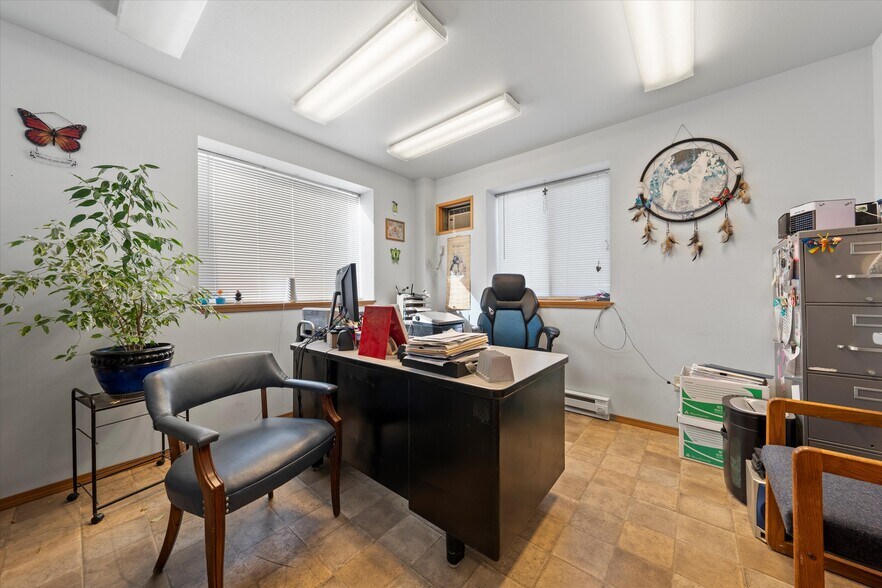 More Photos Of 720 E 3rd Ave, Moses Lake Manufacturing For Sale