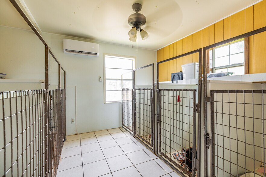 More Photos Of 2230 Nancy St, Alvin Specialty For Sale