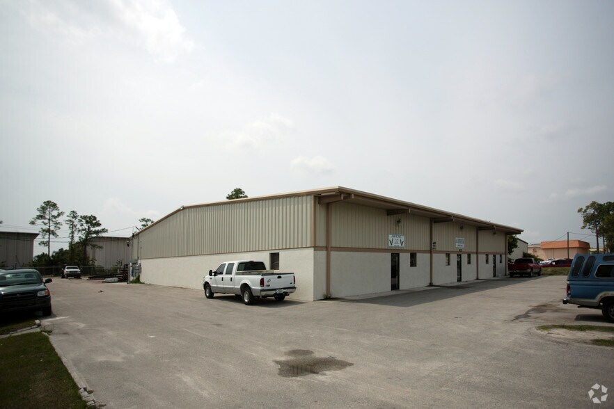 More Photos Of 2304 Bruner Ln, Fort Myers Manufacturing For Lease