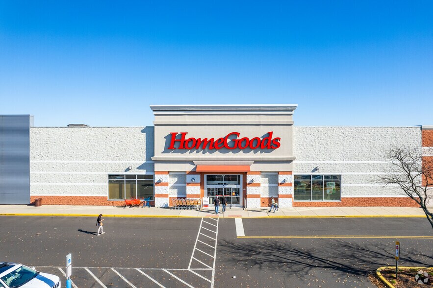 More Photos Of 2-34 Airport Sq, North Wales Unknown For Lease