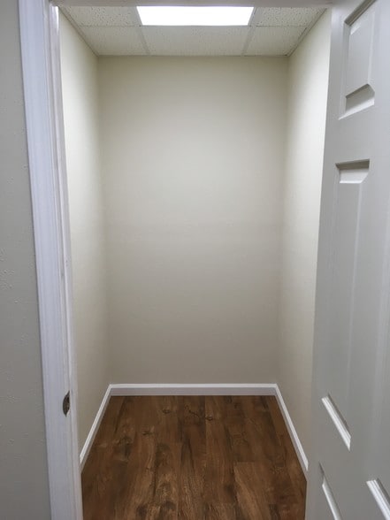 More Photos Of 137 E Washington St, Shelbyville Lodge Meeting Hall For Sale