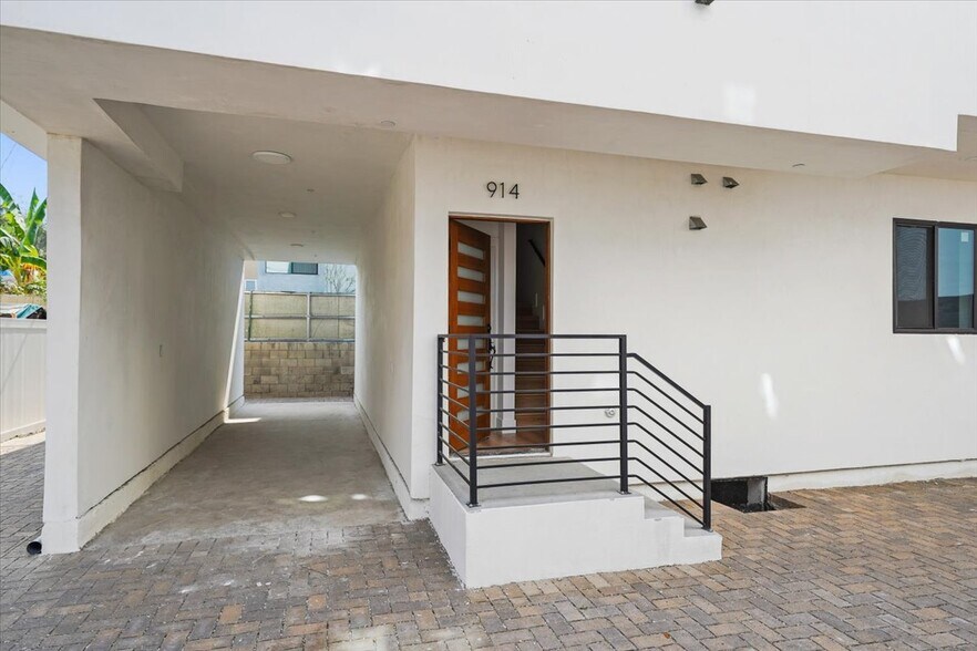 More Photos Of 910 Hudson ave, Los Angeles Apartments For Sale