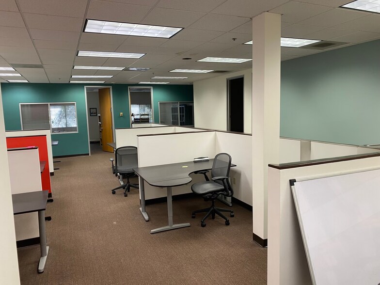 More Photos Of 525 S Douglas St, El Segundo Office For Lease