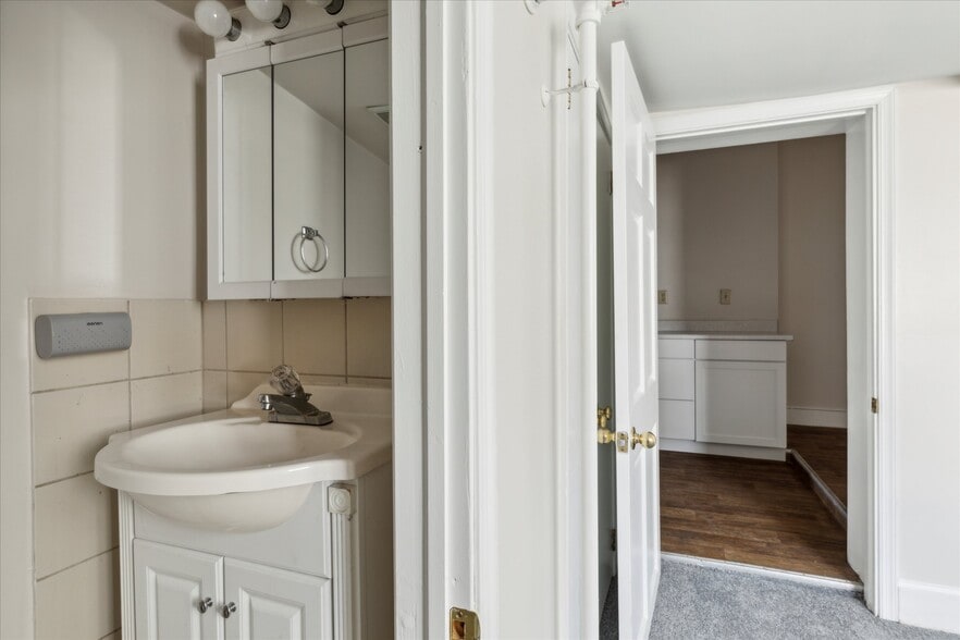 More Photos Of 20 S Village Ave, Exton Apartments For Sale