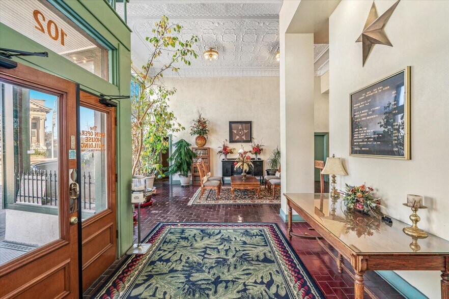 More Photos Of 102 E Moore Ave, Terrell Office For Sale