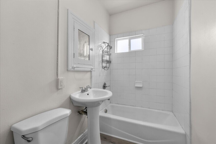 675 W 11th St, San Pedro, CA 90731 Apartments For Sale