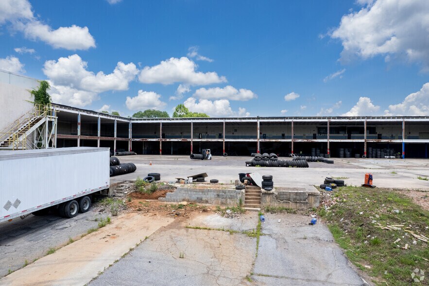 More Photos Of 4 Sixth St, Griffin Manufacturing For Sale