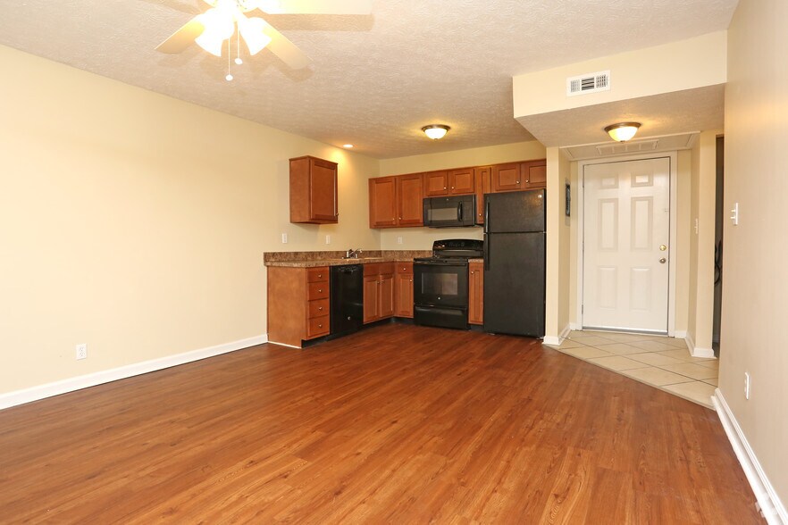 More Photos Of 810-811 Howard Ave, Jeffersonville Multifamily For Sale