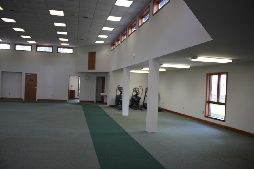 More Photos Of 112 Circle St, Franklin Office For Sale