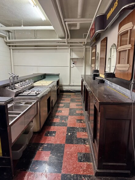 More Photos Of 89 E Genesee St, Auburn Flex For Sale