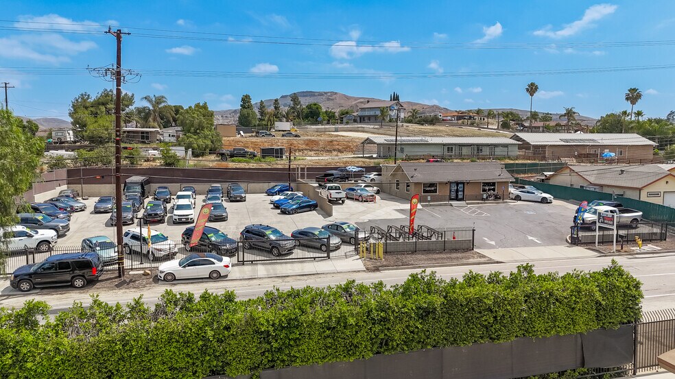 More Photos Of 19700 Temescal Canyon Rd, Corona Freestanding For Lease