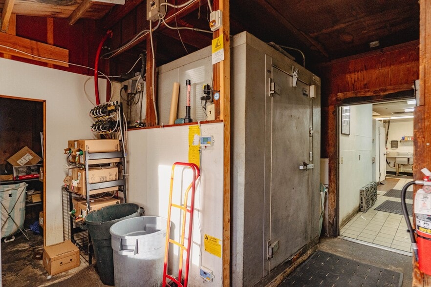 More Photos Of 5159 CA-140, Mariposa General Retail For Sale