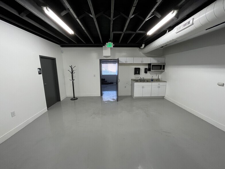 More Photos Of 153 Vallejo St, Denver Warehouse For Lease