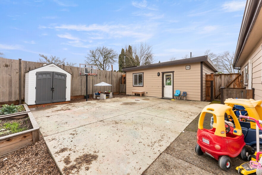 More Photos Of 2125 Coburg Rd, Eugene Healthcare For Sale