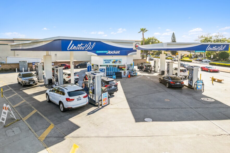 More Photos Of 1118 N Glendale Ave, Glendale Service Station For Sale