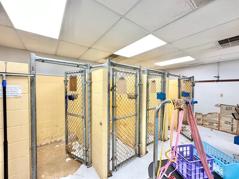 More Photos Of 1005 E 6th Ave, Belton Specialty For Sale