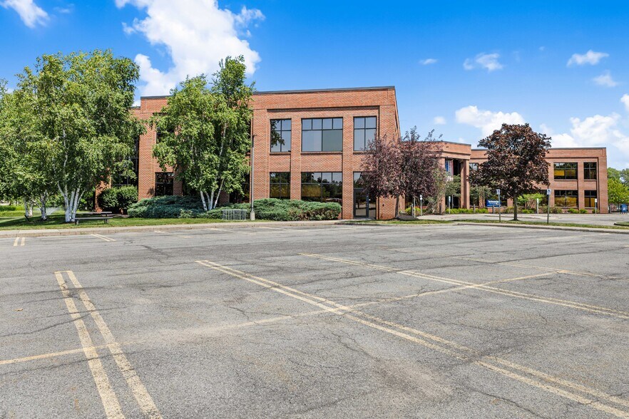 More Photos Of 171 Sullys Trl, Pittsford Office For Lease