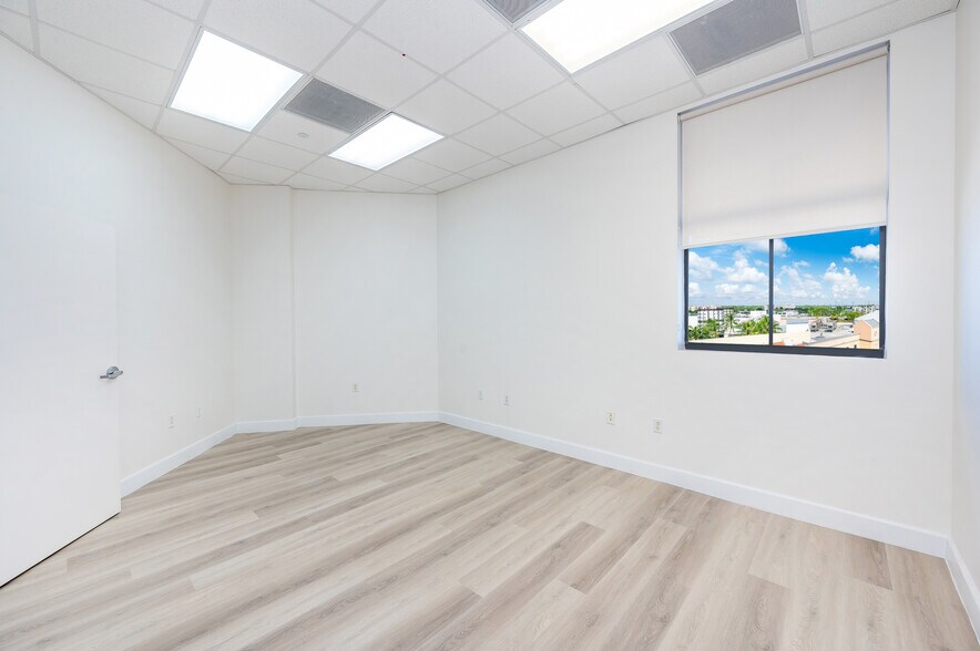 More Photos Of 6701 S Red Rd, South Miami Medical For Sale