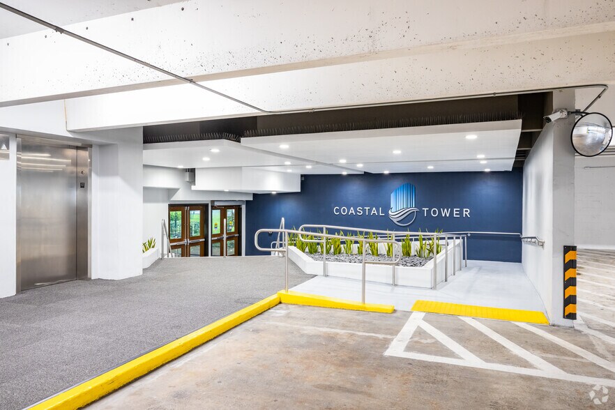 More Photos Of 2400 E Commercial Blvd, Fort Lauderdale Office For Lease