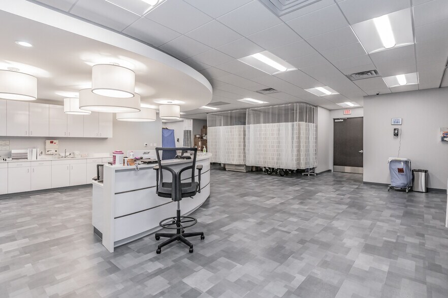 More Photos Of 5750 Stratum Dr, Fort Worth Medical For Sale