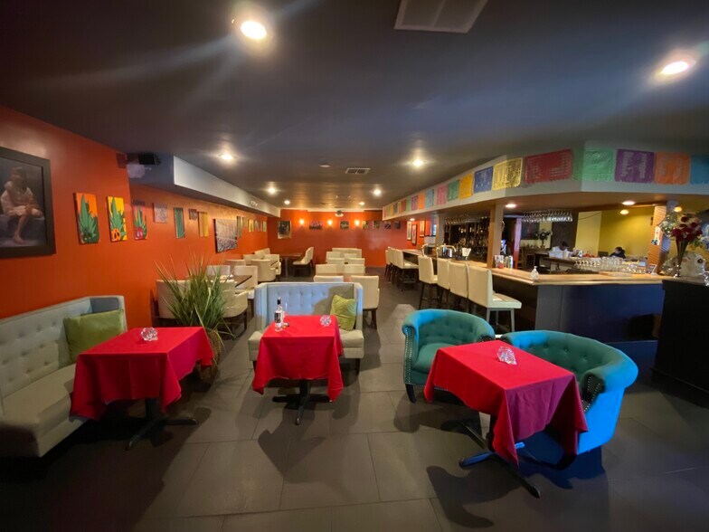 More Photos Of 1805 University Ave, Riverside Restaurant For Lease