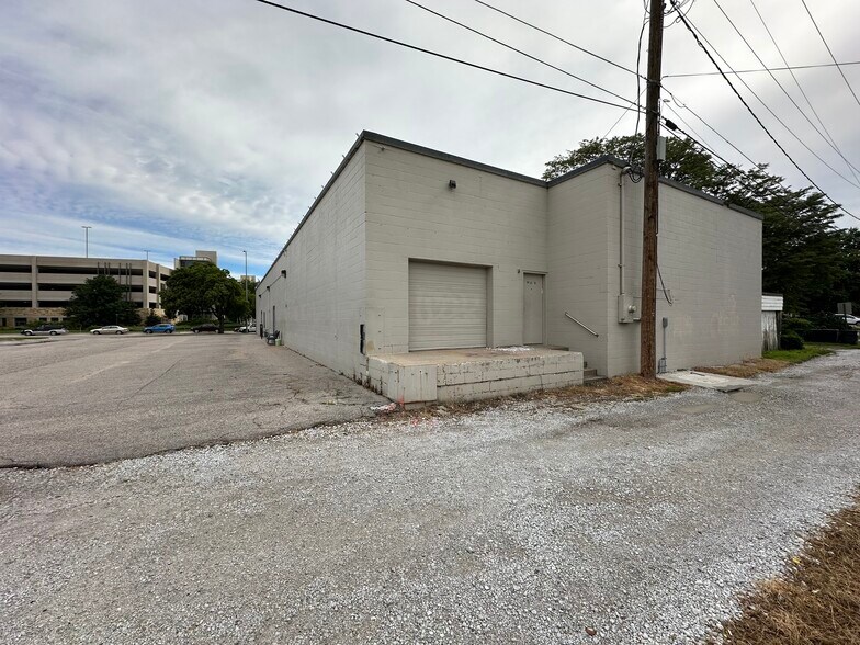 More Photos Of 1935 Q St, Lincoln Freestanding For Sale