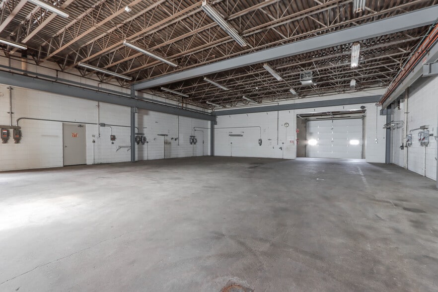 More Photos Of 301 W Military Rd, Rothschild Warehouse For Lease
