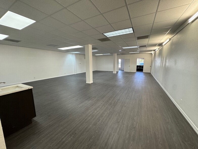 More Photos Of 7050 Winkler Rd, Fort Myers Restaurant For Lease