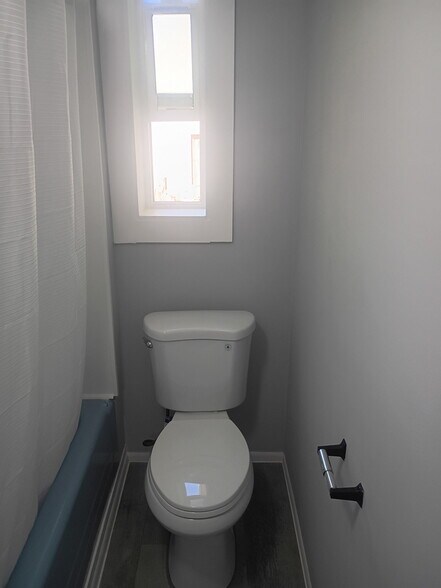 More Photos Of 213 Cedar St, Klamath Falls Apartments For Sale