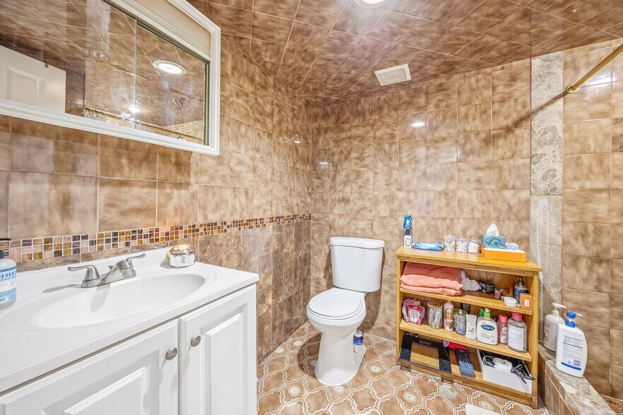 More Photos Of 7521 Caldwell Ave, Middle Village Multifamily For Sale